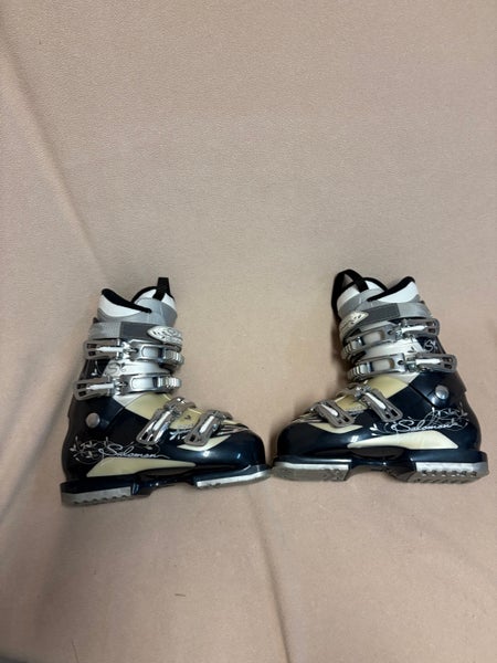 Mondo 25 & 25.5 Unisex Salomon All Mountain 770 Divine Ski Boots (Used)