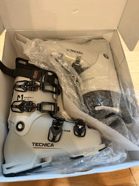 Women's sz24.5 Tecnica Mach 1 LV 115