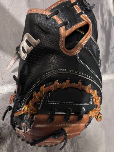Wilson A2K RH Catcher's Baseball Glove 33.5" (Used)