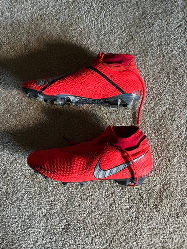 Red Men's Size M 10.5 (W 11.5) Nike Phantom Vision Elite Cleats (Used)