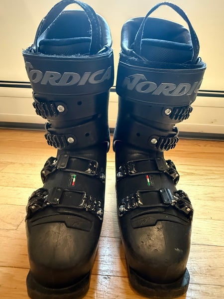 Unisex Nordica Dobermann Racing Ski Boots Medium Flex (Used)