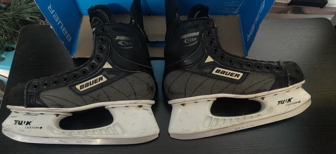 Bauer Bauer Supreme 7000 Hockey Skates Regular Width 9 (Used)