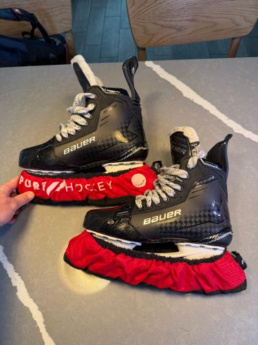 2024 Bauer Supreme Shadow Hockey Skates Regular Width 7 (Used)