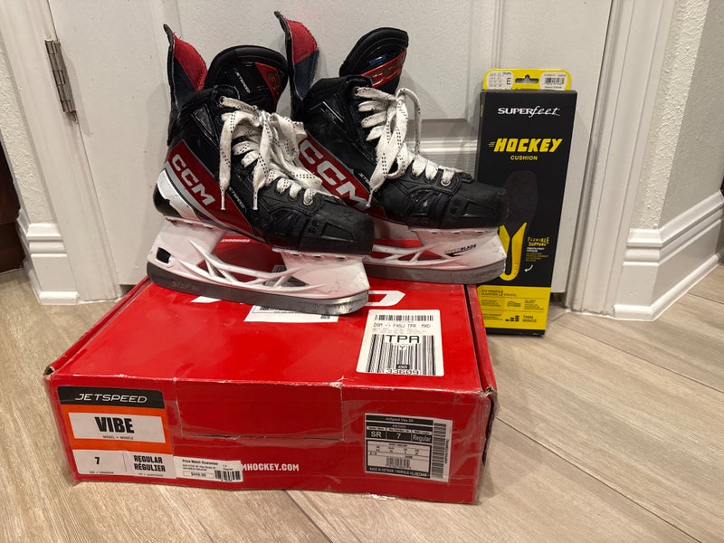 CCM JetSpeed Vibe Hockey Skates Regular Width 7 (Used)