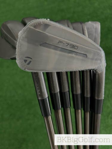 NEW / Mint Taylormade P790 25 Battleworn Forged Iron Set
