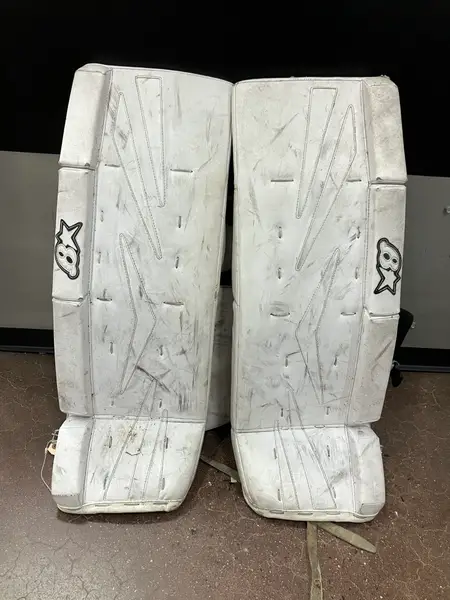White 31" Intermediate Brian's Netzero Goalie Leg Pads (Used)