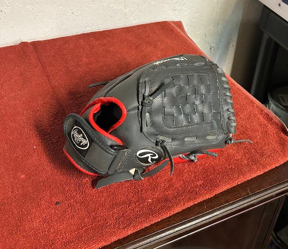Rawlings Player series glove. RHT 11.5”