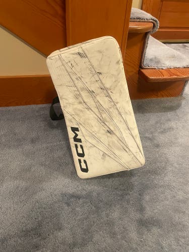 2024 CCM Axis XF Regular (Used)
