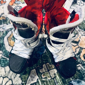 Bauer Vapor X Velocity Hockey Skates Regular Width Size 4.5 (Used)