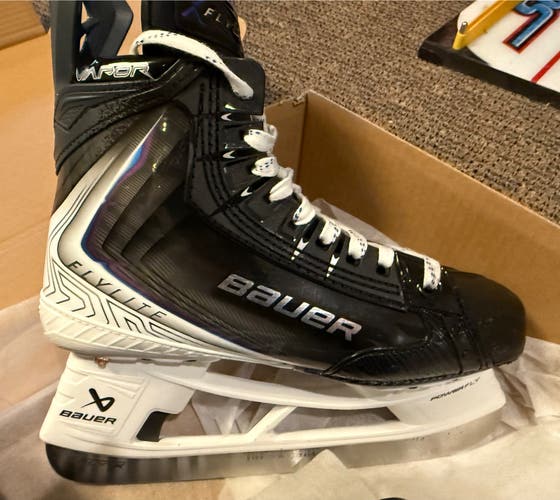 2025 Bauer Vapor Flylite Hockey Skates Size 6.5 (Used Once)