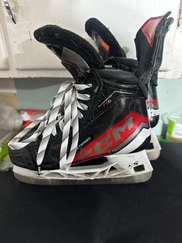 CCM JetSpeed FT6 Hockey Skates Regular Width Size 4 (Used)