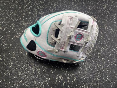 New Wilson A200 Ez-Catch 10" T-Ball Rht 11849-WILWBW10135810