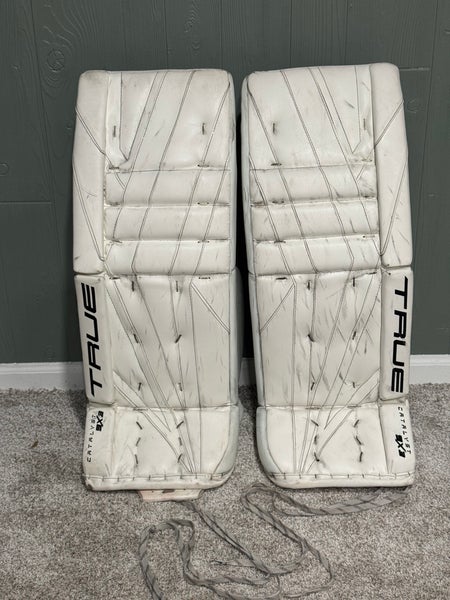 32” True Catalyst 9X3 Goalie Leg Pads (Used)