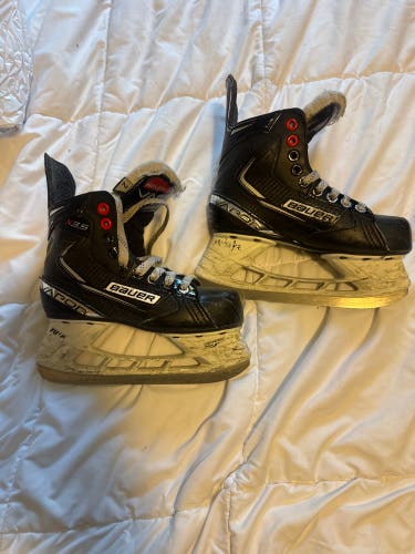 2021 Bauer Vapor X3.5 Hockey Skates Wide Width Size 2 (Used)