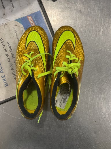 Used Nike Soccer Cleats Gold Junior 05.5 11614-S000224631