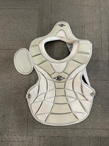 Used Easton CHEST PROTECTOR Catchers Chest Protector Silver Adult 11614-S000220082