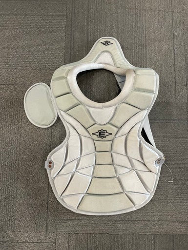 Used Easton CHEST PROTECTOR Catchers Chest Protector Silver Adult 11614-S000220082