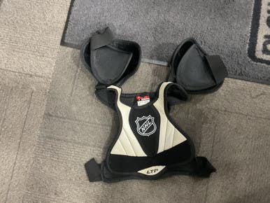 Used CCM LTP SHOULDER PADS Youth Shoulder Pads SM 11614-S000222714