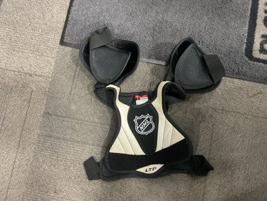 Used CCM LTP SHOULDER PADS Youth Shoulder Pads SM 11614-S000222714