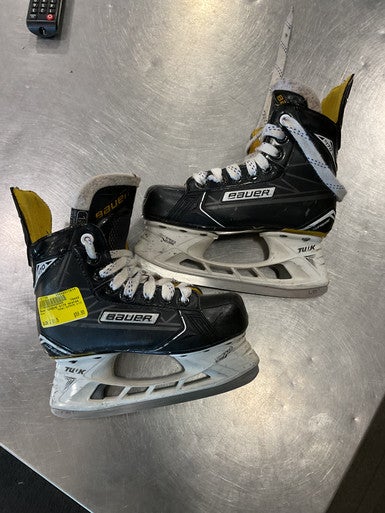 Used Bauer SUPREME S170 Junior Hockey Skate Junior 01.5 11614-S000211198