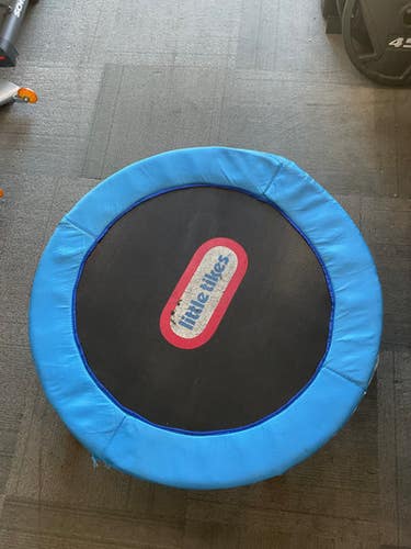 Used LITTLE TIKES TRAMPOLINE Exercise Trampoline Royal Blue 11614-S000224067