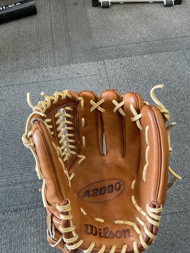 Used Wilson A2000 BB/SB Glove RH Throw Brown 11 3/4" 11614-S000223064