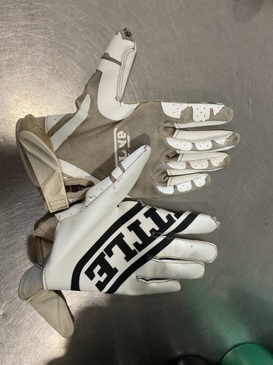 Used Battle Sports FOOTBALL GLOVES FB Gloves White M/L 11614-S000216181