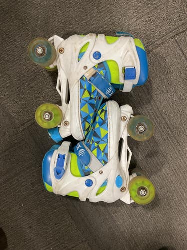 Used Xino Sports . Junior Roller Quad Skates White Adjustable 11614-S000220592