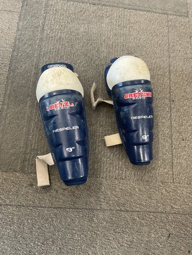 Used Hespeler GRETZKY BASIX Intermediate Shin Guards Navy Blue 9" 11614-S000207119