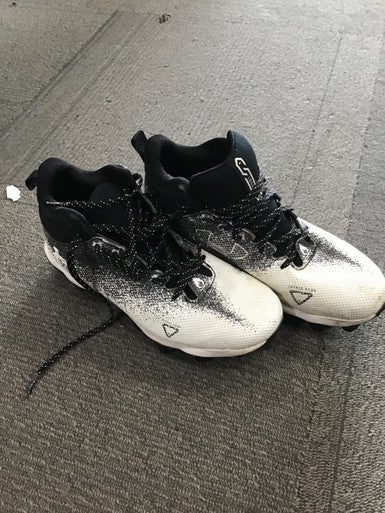 Used Under Armour LOCKDOWN Jr FB Cleats White Junior 06 11614-S000203048