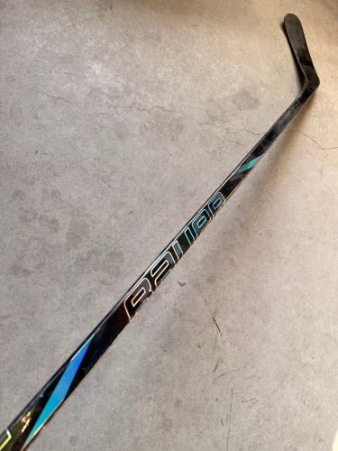 82 Flex P92M Senior Bauer Tracer Left Hand Hockey Stick Pro Stock (Used)