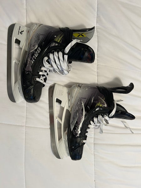2023 Bauer Vapor Hyperlite 2 Hockey Skates 7.5 (Used)