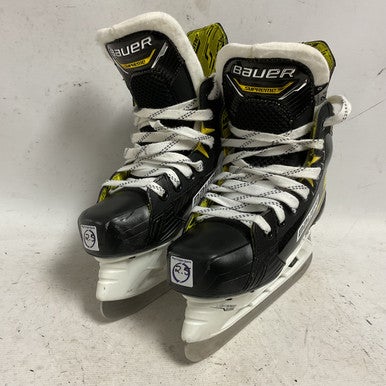 Used Bauer SUPREME M4 Junior Hockey Skate White/Black/Yellow Junior 02.5 11855-S000194037