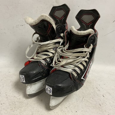 Used CCM JETSPEED FT490 Intermediate Hockey Skate White/Black/Red Intermediate 5.5 11855-S000193969