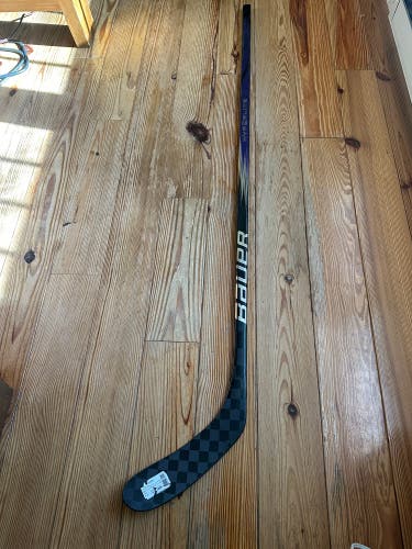 Senior Bauer Vapor Hyperlite2 Right-Handed Hockey Stick P28 70 Flex