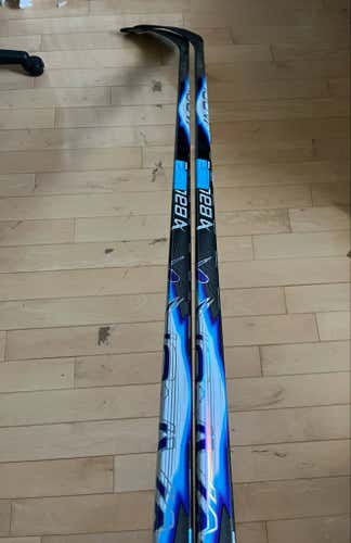 New 2-Pack: Bauer Vapor FlyLite Hockey Sticks - P92 Curve, 77 Flex, Right