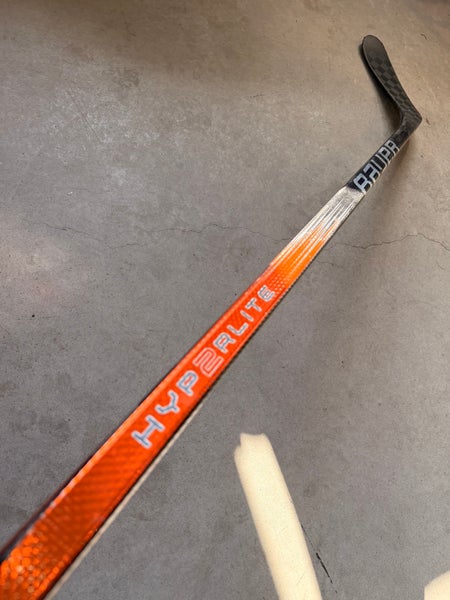 77 Flex P28 Senior Bauer Vapor Hyperlite 2 Left Hand Hockey Stick Pro Stock (USED)
