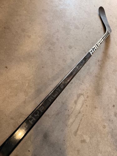 77 Flex P28 Senior Bauer Vapor Hyperlite 2 Left Hand Hockey Stick Pro Stock (USED)