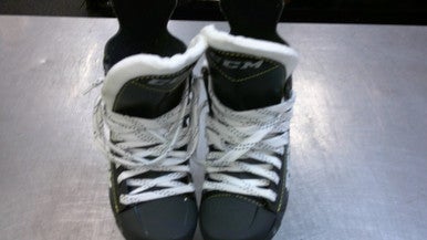 Used CCM SUPER TACKS 9350 Junior Hockey Skate Junior 02 11339-S000196137