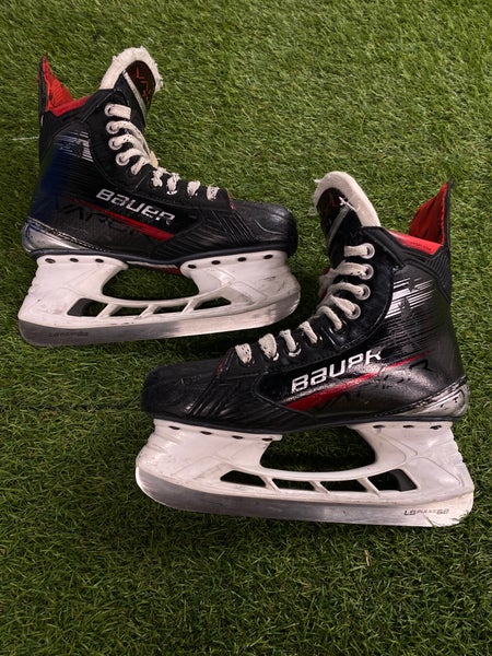 Intermediate Bauer Vapor X4 Hockey Skates Size 5.5 (Used)