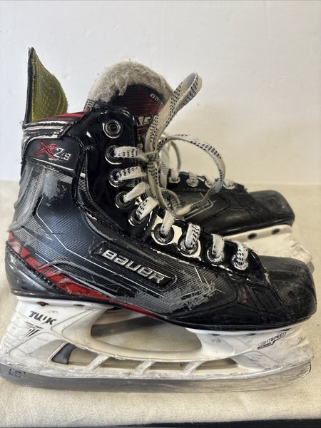 Junior Int Size 4.5 Fit 2 Bauer Vapor X2.9 Hockey Skates.