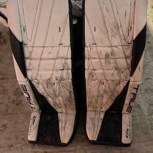 35" 2023 True Catalyst PX3 Goalie Leg Pads (Used)