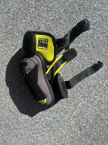 Senior Small CCM Tacks XF 80 Elbow Pads (Used)