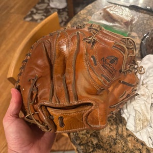 Nokona RH Catcher's Baseball Glove (Used)
