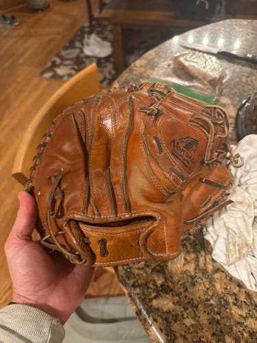 Nokona RH Catcher's Baseball Glove (Used)