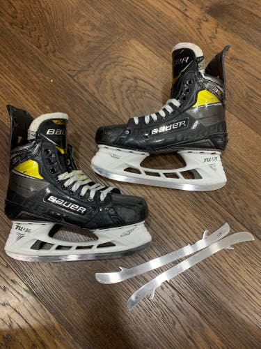 Bauer Supreme 3S Pro Hockey Skates Regular Width 7 (Used)