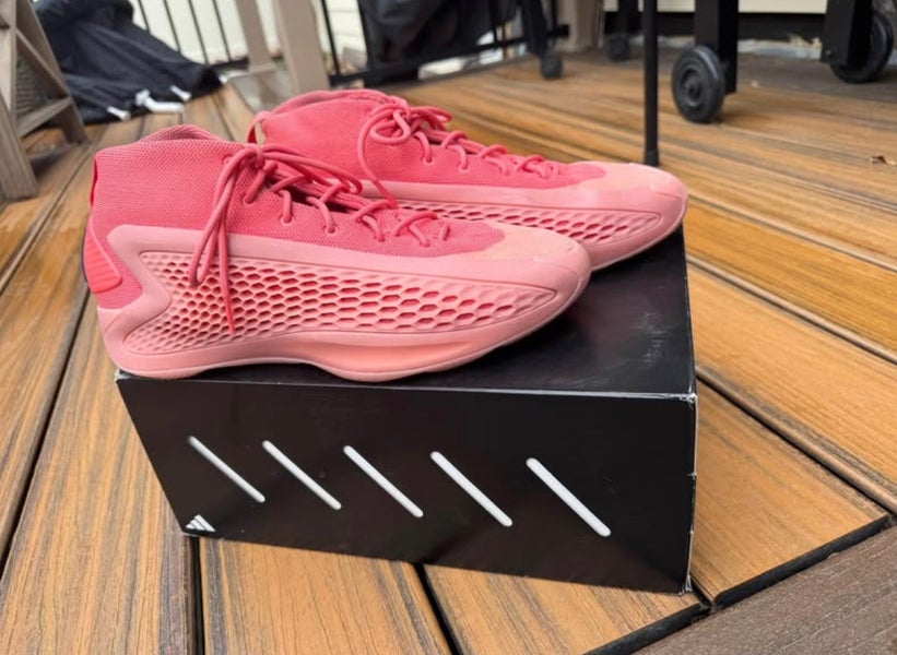 Men's Size M 12.0 (W 13.0) Adidas Shoes (Used)