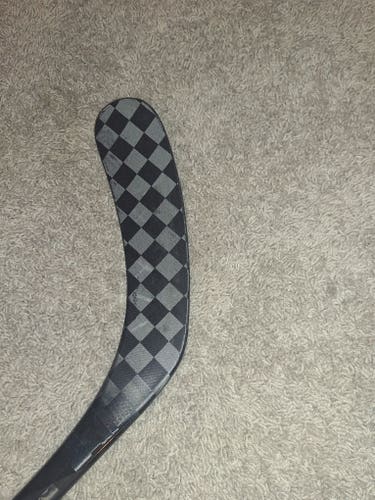 Intermediate Bauer AG5NT R Left Hand Hockey Stick P92 50 Flex (New)