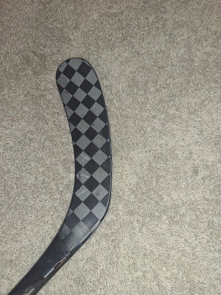 Intermediate Bauer AG5NT R Left Hand Hockey Stick P92 50 Flex (New)