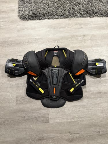 Large Senior CCM Tacks AS-V Pro Shoulder Pads (Used)